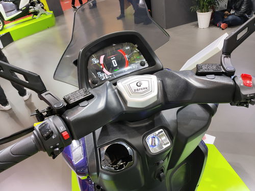 0 100加速僅2秒,標配大容量鋰電池,斗風倒三輪電摩評測